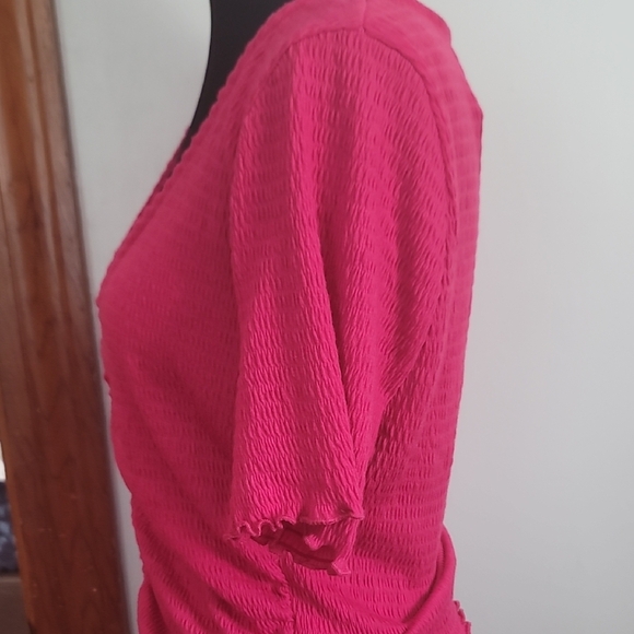All in Favor Pink Ruched Blouse V-Neck NWT - Picture 6 of 9
